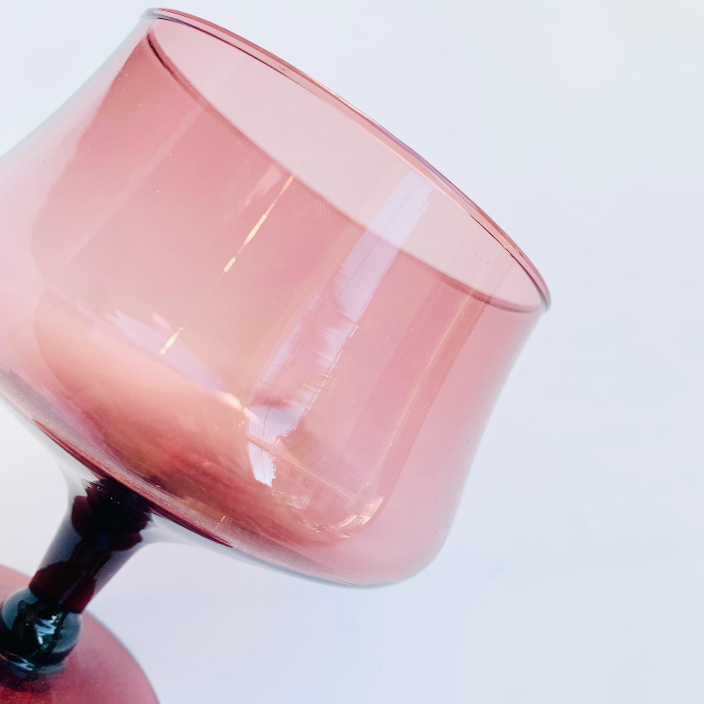 Grape Curve Coupe Glass