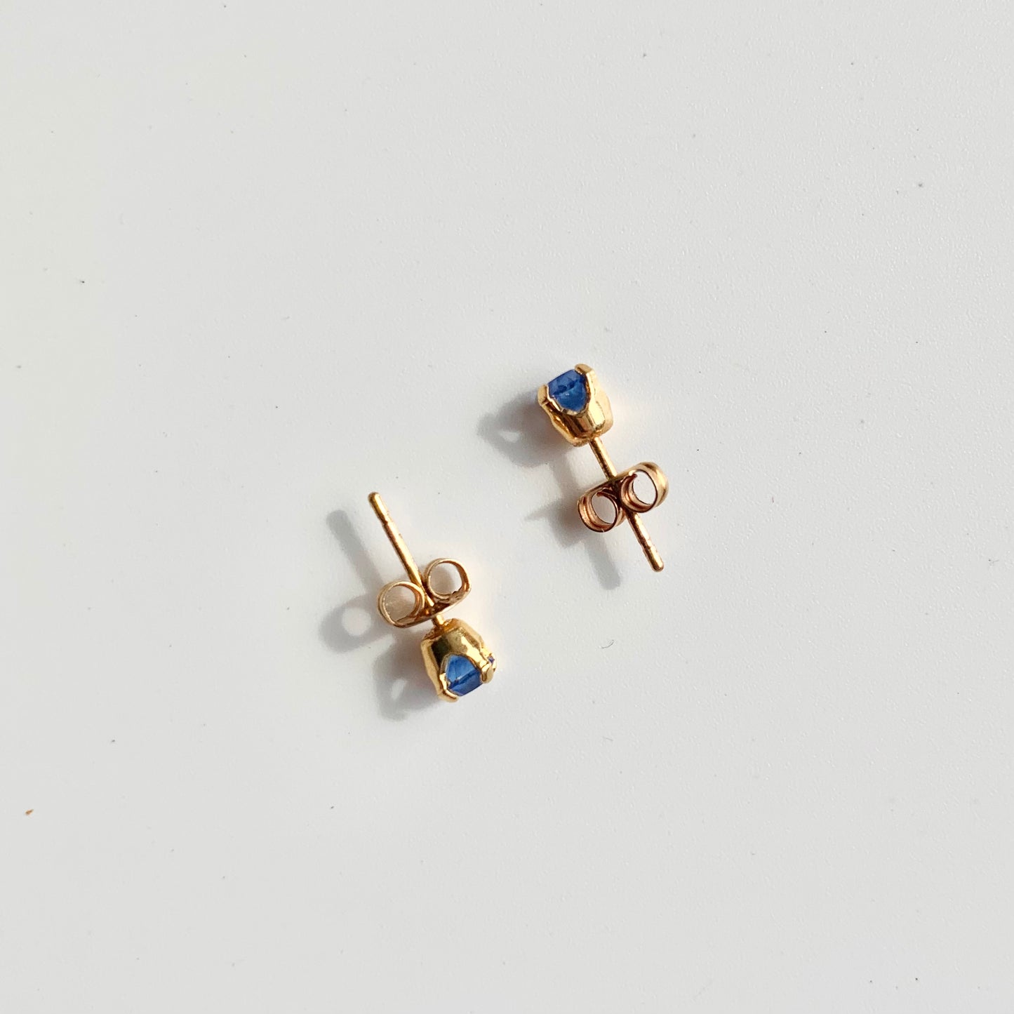 Gold Periwinkle Stud Earring