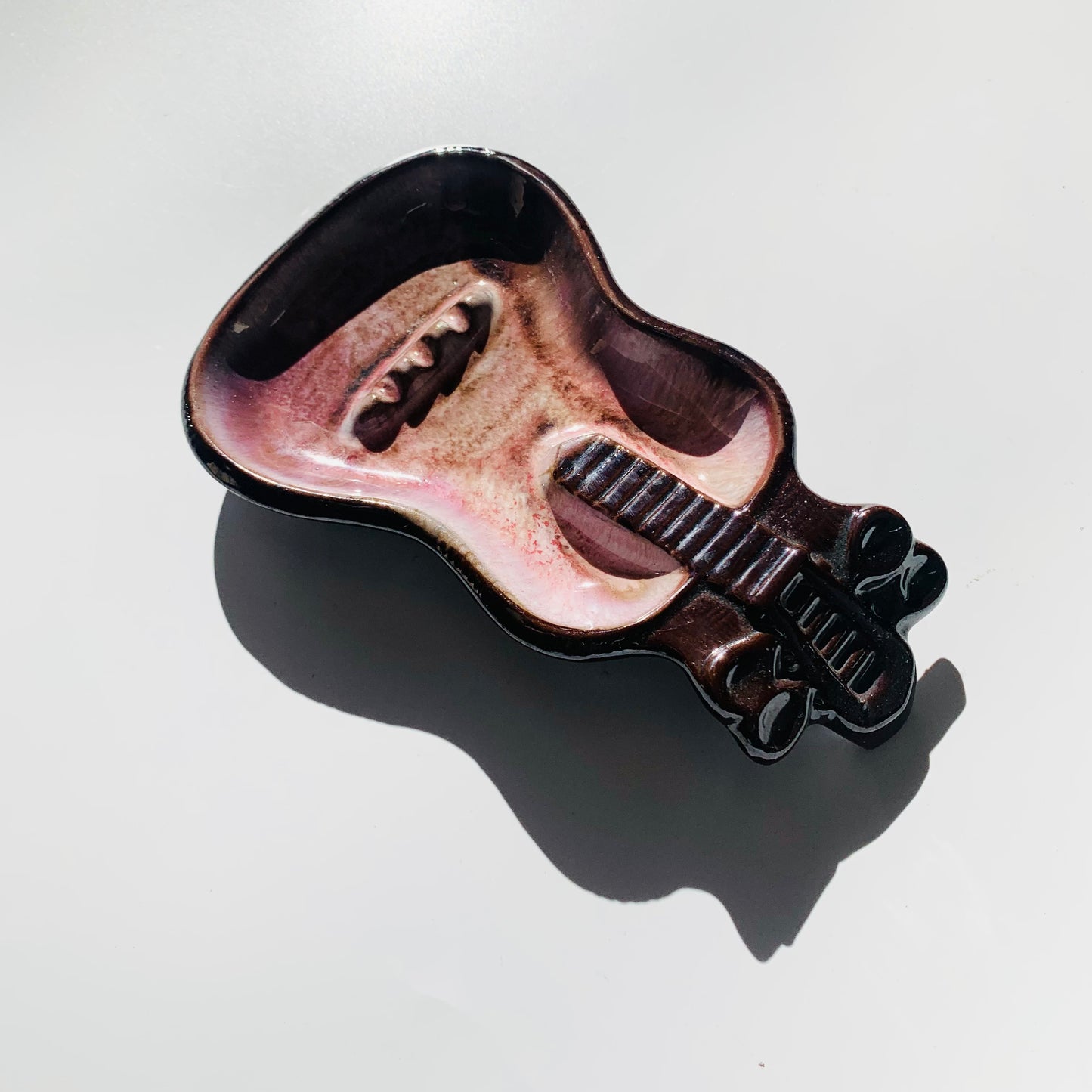 Mauve Guitar Ash Tray